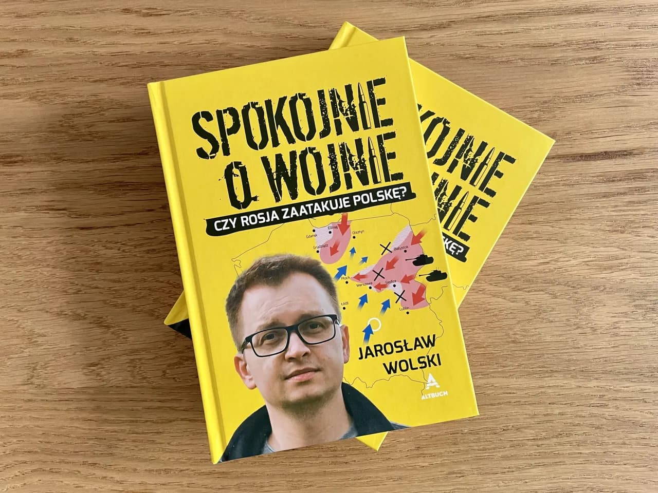 Skąd pochodzi wyrażenie spokojnie jak na wojnie i co oznacza?