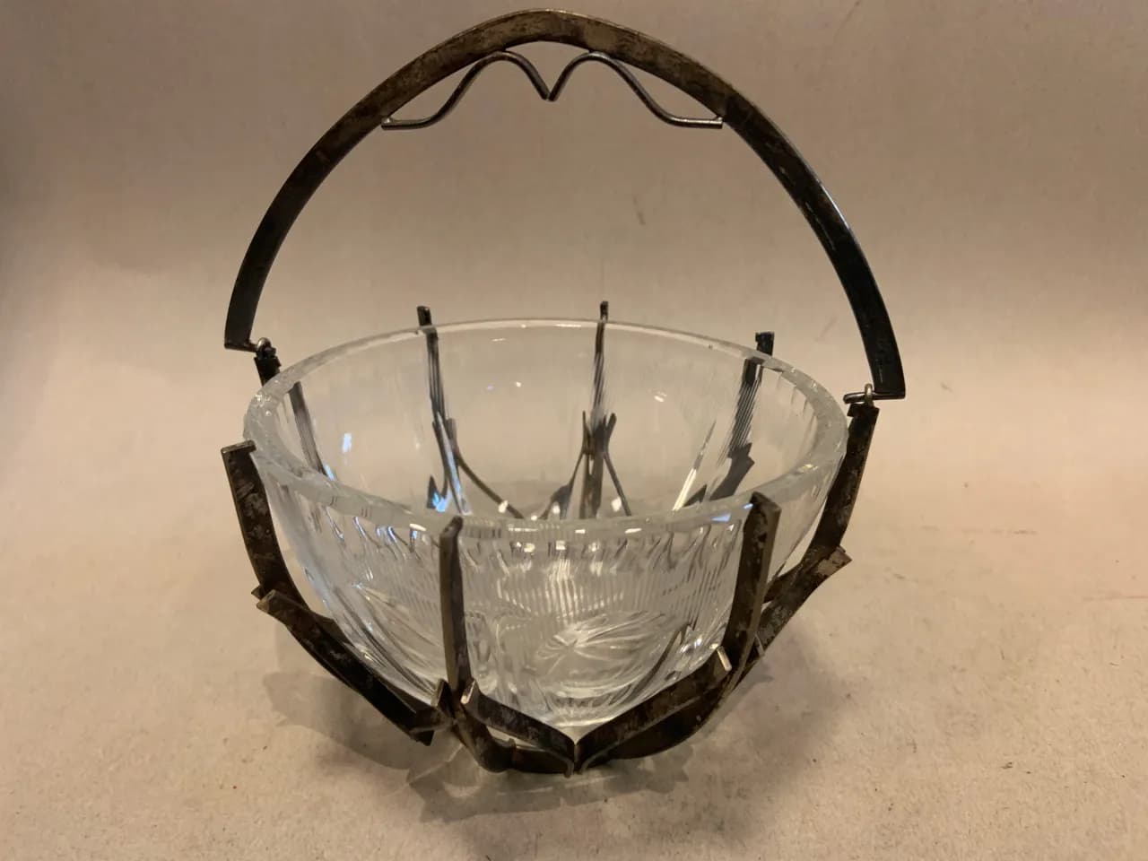 Hefra - zobacz eleganckie kryształowe cukiernice do domu