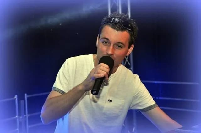 Patryk Pegza skąd pochodzi? Odkryj tajemnice jego rodzinnej Świby