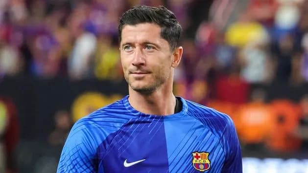 Ile zarabia Lewandowski w Barcelonie? Zaskakujące szczegóły jego pensji