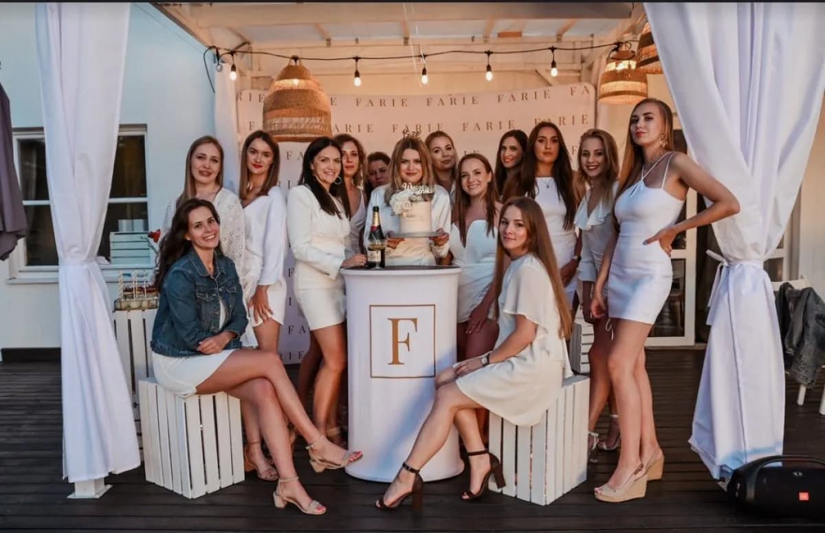 Co ubrać na panieński: stylizacje, które zachwycą każdą przyszłą pannę młodą!